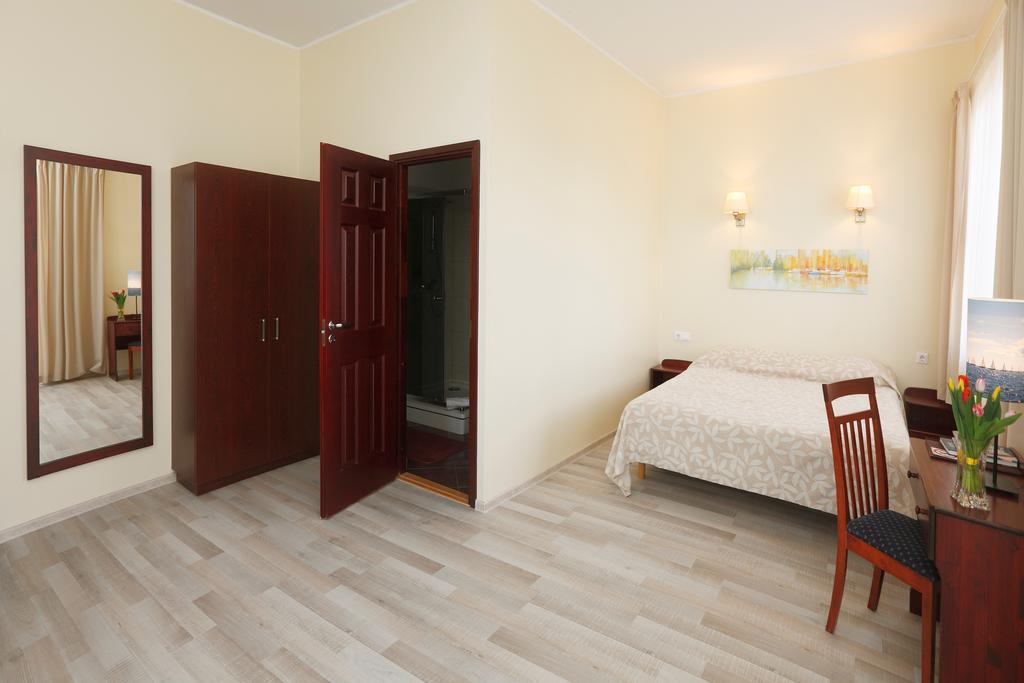 Hotel Paernu Jahtklubi Kuelalistemaja Zewnętrze zdjęcie